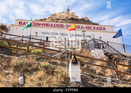 Ungewöhnliche Höhlenwohnungen in Purullena in der Nähe von Guadix, Spanien Stockfoto