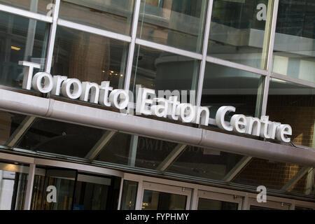 Toronto Eaton Centre in der Innenstadt von Toronto, Ontario, am 24. April 2016. Stockfoto