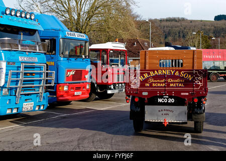 Klassischen kommerziellen LKW bei der Teilnahme an der jährlichen Wirtschaftsverkehr in Erhaltung Gillingham Versammlung Warminster Stockfoto