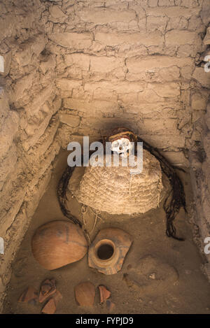 Chauchilla Friedhof mit Prehispanic Mumien in Nazca-Wüste, Peru Stockfoto