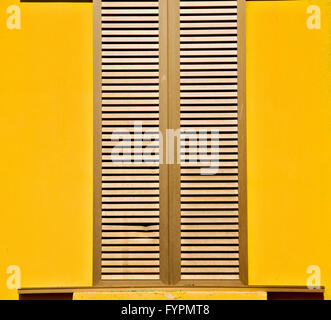 in Europa Italien Mailand alte Architektur und Jalousie-Wand Stockfoto