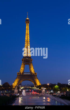 Eiffelturm in Abend, Paris, Frankreich, Europa,