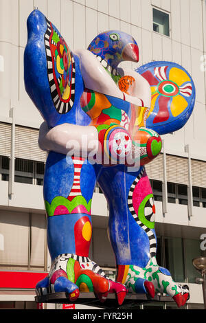 Lebensretter, Skulptur von Niki de Saint Phalle und Jean Tinguely, Duisburg, Ruhrgebiet, Nordrhein-Westfalen, Deutschland Stockfoto