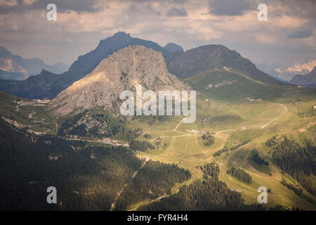 Panoramablick über Passo Pordoi Stockfoto