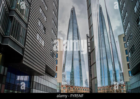 Das Team hinter der Shard London Bridge ging offenbar große Anstrengungen, um sicherzustellen, dass die Struktur empfindlich auf die Umwelt auf lokaler und globaler Ebene. Aus einem sehr frühen Stadium wurden strenge Zielvorgaben für die Minimierung der Auswirkungen auf die unmittelbare Umgebung und die Maximierung der Energieeffizienz. Sie behaupten, dass die Shard London Bridge ist das grünste Gebäude in London durch Verringerung des Energieverbrauchs um mindestens 30 %.  Bei der Beurteilung die Umweltleistung des Entwurfs wurden die Pläne "unterliegt eine Vorbewertung mit Gebäude Forschung Einrichtung ökologischer Assessme Stockfoto