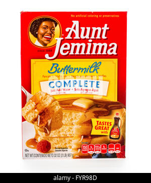 Winneconne, Wisconsin - 8. Februar 2015: Box von Tante Jemima Buttermilch Pfannkuchen-Mix. Fügen Sie einfach Wasser vorzubereiten. Stockfoto