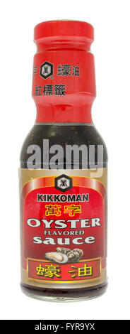 Winneconne, Wisconsin - 14. Januar 2016: Flasche ein Kikkoman oyster Sauce gewürzt. Stockfoto