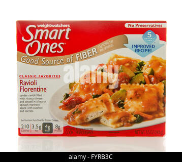 Winneconne, Wisconsin - 2. März 2016: Box von Smart, Ravioli Florentiner Mahlzeit von Weightwatchers. Stockfoto