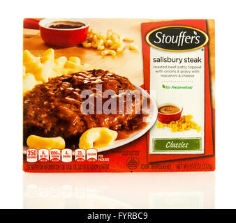 Waupun, WI - 9. März 2016: Box von Stouffer Salisbury Steak gefroren Abendessen Stockfoto