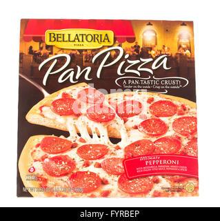 Winneconne, Wisconsin - 5. Juni 2015: Box Bellatoria Pfanne ultimative Peperoni Tiefkühlpizza. Stockfoto