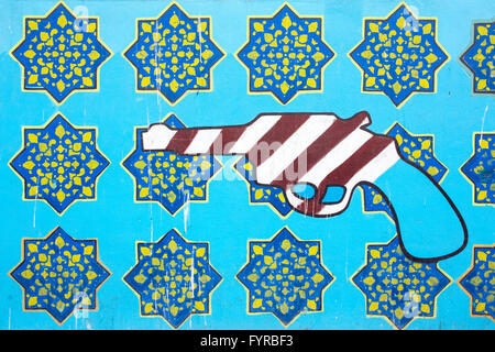 Anti-amerikanische Graffiti an der Wand des Irans ehemaligen amerikanischen Botschaft in Teheran Stockfoto