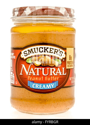 Winneconne, Wisconsin - 27. September 2015: Jar von Smuckers natürliche Peaunt Butter, die cremig ist. Stockfoto