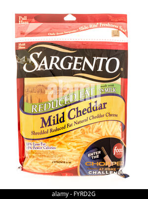 Winneconne, Wisconsin - 7. August 2015: Paket Sargento milden Cheddar-Käse. Stockfoto