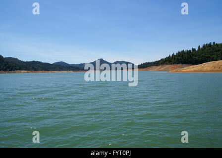 Lake Shasta, Shasta County, Kalifornien, USA, ein Wasser-Reservoir in Shasta-Dreiheit National Forest, gespeist von Shasta-Talsperre Stockfoto