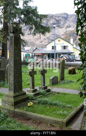 Grab der Kunstkritiker John Ruskin in Coniston Kirchhof, Lake District / Cumbria Stockfoto