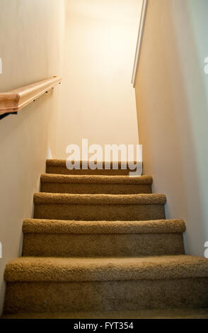 Treppe im Inneren eines Hauses Stockfoto