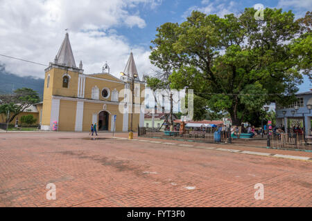 Die Kathedrale San Juan Bautista im Zentrum von Trujillo, Honduras Stockfoto