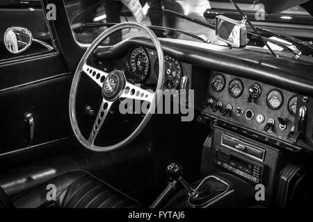 Kabine der Sportwagen Jaguar E-Type 4.2 Serie ich Roadster, 1967. Stockfoto