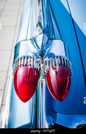 Detail der Heckflügel und Bremslichter des Autos Cadillac Coupe de Ville, 1959. Stockfoto