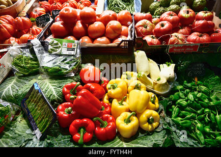 Der Mercat de Sant Josep De La Boqueria, häufig einfach genannt La Boqueria ist eine große Markthalle in Barcelona Stockfoto