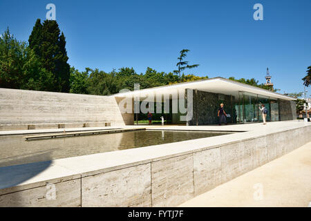 Deutschen Pavillon auf der Expo 1929, Barcelona, im Jahr 1986 wieder aufgebaut. Architekt Ludwig Mies van der Rohe. Barcelona, Katalonien, Spanien. Stockfoto