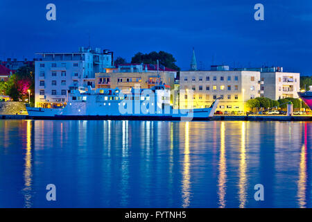 Stadt Zadar Hafen blau Abend Stockfoto