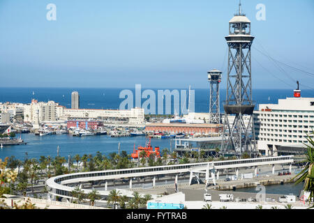 Mit Blick auf den Hafen von Barcelona von der Seilbahn aus gesehen. Barcelona, Katalonien, Spanien, Europa Stockfoto