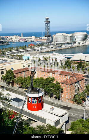 Mit Blick auf den Hafen von Barcelona von der Seilbahn aus gesehen. Barcelona, Katalonien, Spanien, Europa Stockfoto