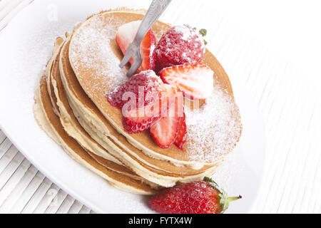 Straberry Om Pfannkuchen Stockfoto