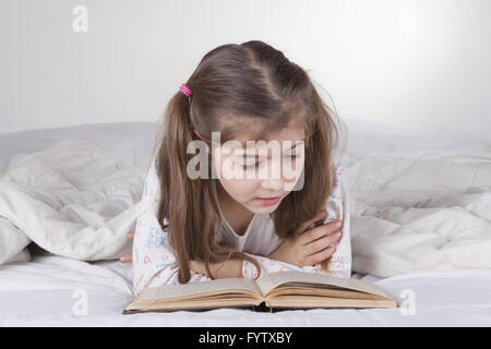 Die Bibel zu lesen Stockfoto