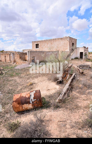 Verlassene Wüste Haus außen Stockfoto