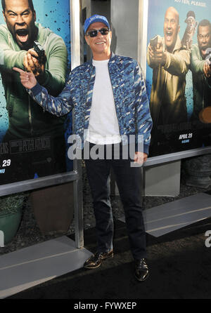 Hollywood, CA, USA. 27. April 2016.  Jean Claude Van Damme. Anreise für die Los Angeles Premiere von Warner Bros. "'' Keanu'' an ArcLight Hollywood statt. Bildnachweis: Birdie Thompson/AdMedia Credit: Birdie Thompson/AdMedia/ZUMA Draht/Alamy Live-Nachrichten Stockfoto