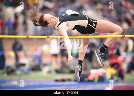 Philadelphia, Pennsylvania, USA. 28. April 2016. MEAGAN HILLA der Armee in Aktion während der College-Frauen Hochsprung statt in Franklin Field in Philadelphia Pa © Ricky Fitchett/ZUMA Draht/Alamy Live News Stockfoto