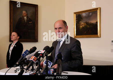 Volfgang Sobotka Rom 27. April 2016. Österreichische Botschaft. Pressekonferenz der Minister des Inneren des österreichischen über die Schranken der Grenze zwischen Österreich und Italien für Migranten.  © Insidefoto/Alamy Live-Nachrichten Stockfoto