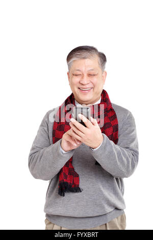 Porträt lächelnde asiatische Greis stehend selbstbewusst Stockfoto