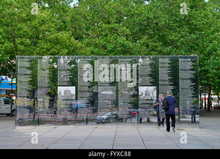 Holocaust-Mahnmal, Spiegelwand, Hermann-Ehlers-Platz, Steglitz, Berlin, Deutschland / Gedenkstätte für die ermordeten Juden Europas Stockfoto