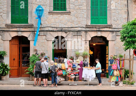 Alten Teil der Stadt, Valldemossa, Mallorca, Spanien / Souvenir-Shop Stockfoto