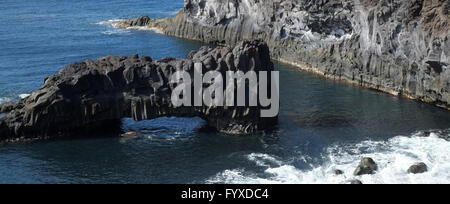 Felsen auf der südwestlichen Küste von La Palma Stockfoto