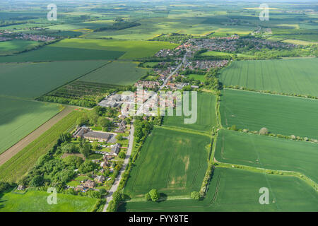 Eine Luftaufnahme des Dorfes Stallingborough und Umland North Lincolnshire Stockfoto