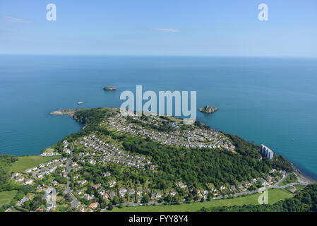 Eine Luftaufnahme, Blick auf das Meer aus dem Kilmorie Bereich von Torquay Stockfoto