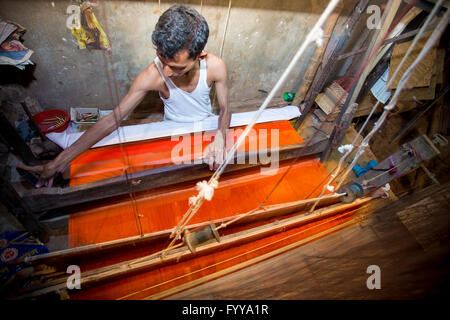 Md. ali hossen (28 Jahre) ein palli benarashi Arbeitnehmer © jahangir Alam onuchcha/alamy Stockfoto