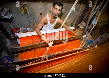 Md. ali hossen (28 Jahre) ein palli benarashi Arbeitnehmer © jahangir Alam onuchcha/alamy Stockfoto