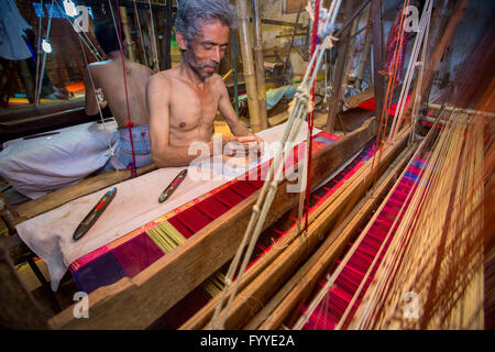 Md. Vola (50 Jahre) ein palli benarashi Arbeitnehmer © jahangir Alam onuchcha/alamy Stockfoto