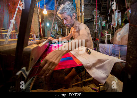 Md. Vola (50 Jahre) ein palli benarashi Arbeitnehmer © jahangir Alam onuchcha/alamy Stockfoto