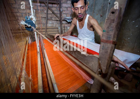 Md. ali hossen (28 Jahre) ein palli benarashi Arbeitnehmer © jahangir Alam onuchcha/alamy Stockfoto