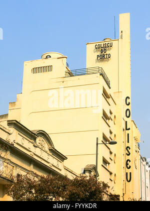 Fassade des Art-deco-Theater Coliseu do Porto im Zentrum von Porto in Portugal Stockfoto