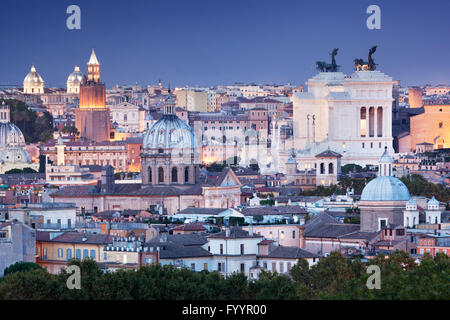 Ultra breites Panorama von Rom, Italien. Stockfoto