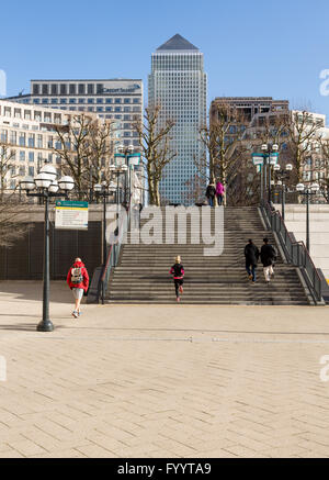 Skyline von Canary Wharf in London Stockfoto