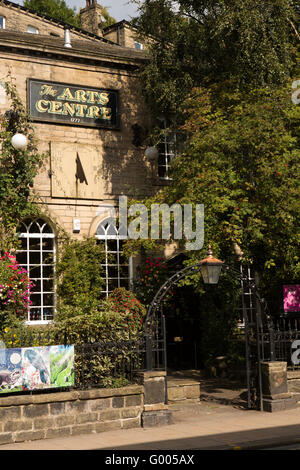 Großbritannien, England, Yorkshire, Calderdale, Hebden Bridge, Market Street, Herz-Galerie, Arts Centre in 1777 Gebäude Stockfoto