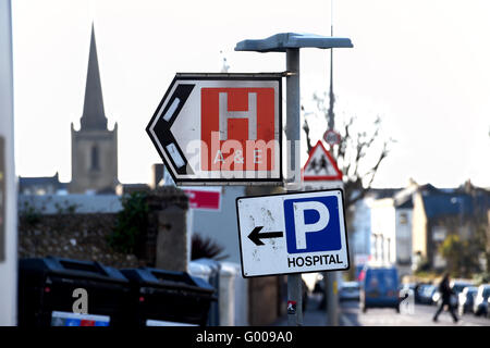 A&E Royal Sussex County Hospital und Auto Klarwasser Zeichen Brighton UK Stockfoto